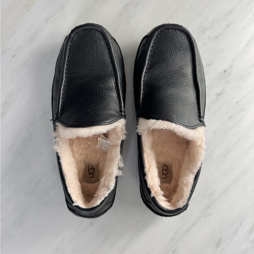 Ugg Ascot slippers